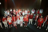 33 pemuda pemudi terdiri dari boyband dan girlband Indonesia berkolaborasi buat medley spesial hari kemerdekaan. (foto: tangkap layar)