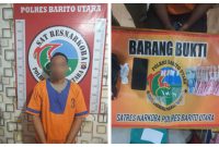 Pelaku R saat diamankan polisi di Mapolres bersama barang bukti sabu yang didapat bersma barbuk lainnya, Selasa (29/08/2023).Foto.Deni/1tulah.com