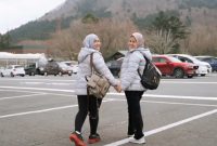Sus Rini dan Mbak Lalau diduga menyindir Deddy Corbuzier dalam video terbaru yang diunggah. (Foto: instagram @shela_lala96)