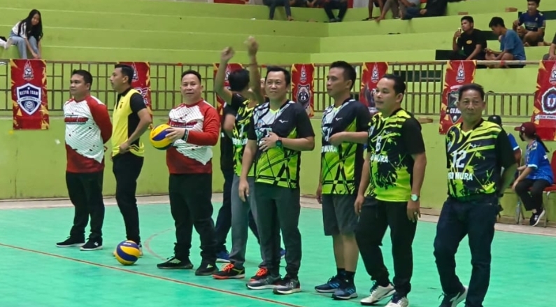 Waket II DPRD Mura Apresiasi Turnamen Voli Bupati Cup 2023
 (1tulah.com)
