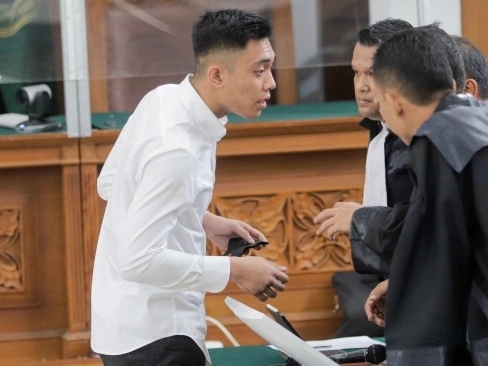 BREAKING NEWS: Mario Dandy Penganiaya David Ozora Divonis 12 Tahun Penjara. Sumber foto : suara.com