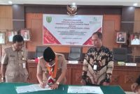 
Pemerintah Kabupaten Barito Timur (Bartim) bersama dengan BPJS Kesehatan Cabang Muara Teweh menandatangani Rencana Kerja (RK)/Perjanjian Kerja Sama (PKS). Foto : 1tulah.com/zakirin

