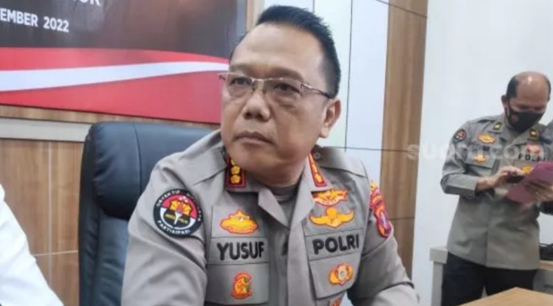 Kabid Humas Polda Kaltim Kombes Pol Yusuf Sutedjo saat memberikan keterangan pers, Senin (7/11/2022). [Suara.com/Arif Fadillah]
