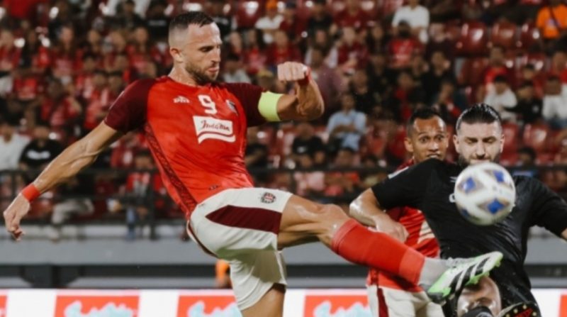Pemain Bali United Ilija Spasojevic saat lawan Terengganu FC dalam matchday kedua Grup G Piala AFC 2023/2024 di Stadion Kapten I Wayan Dipta Gianyar, Bali, Rabu (4/10/2023). (Dok. Bali United)