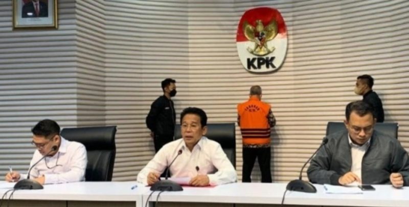 Wakil Ketua KPK Johanis Tanak saat menggelar konferensi pers di Gedung Merah Putih KPK, Jakarta, Rabu (11/10/2023). [Suara.com/Yaumal]