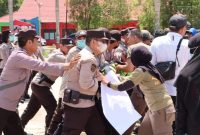 Polres Murung Raya Gelar Simulasi Sispamkota dalam kesiapan pengamanan pemilu 2024, Selasa (17/10/2023). (Foto : 1tulah.com)