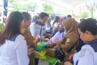 Gerakan pangan murah dilaksanakan Dinas Ketahanan Pangan Murung Raya diburu masyarakat, Senin (16/10) di Puruk Cahu. (Foto : Suroso/1tulah.com)