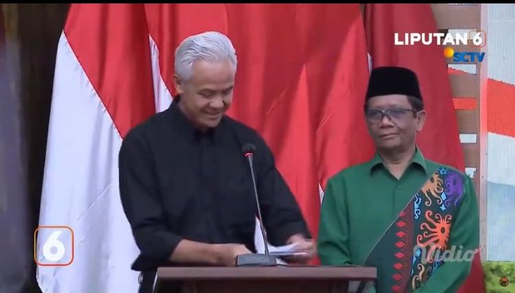 Ganjar Pranowo dan Mahfud MD siap maju ke Pemilu 2024. (foto: tangkap layar vidio.com)