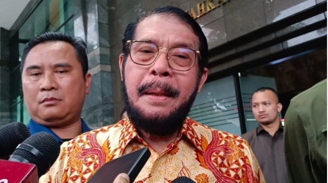 Ketua Hakim Mahkamah Konstitusi (MK) Anwar Usman di Gedung MK. (Suara.com/Dea)
