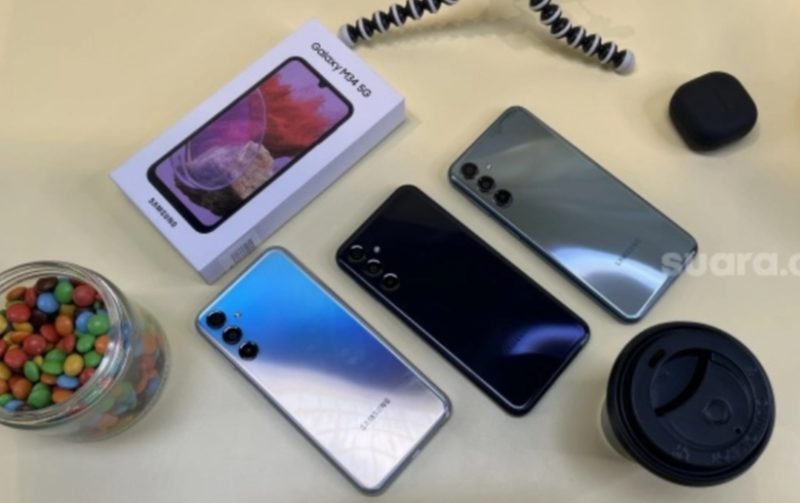 Samsung Galaxy M34 5G resmi diluncurkan ke Indonesia pada Selasa (7/11/2023). [Suara.com/Dicky Prastya]