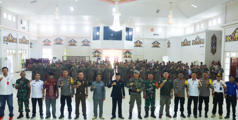 Tingkatkan SDM, Satpol PP dan Satpam Murung Raya ikuti pelatihan dasar dan pembaretan, Rabu (8/11/2023). (Foto :1tulah
com)