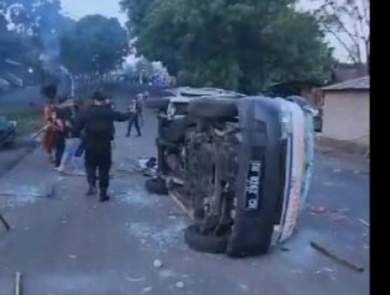 Viral aksi bentrok massa di Kota Bitung [Twitter/Ist]