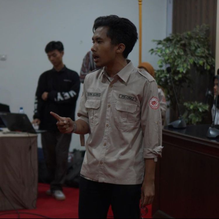 Satria Julia mendapatkan intimidasi serta kekerasan. Sumber foto : ig satriya_eryanda 