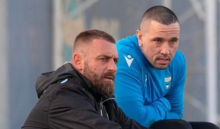 Kontroversi Radja Nainggolan Pemain Baru Bhayangkara FC. (foto: instagram @radja_nainggolan_14)