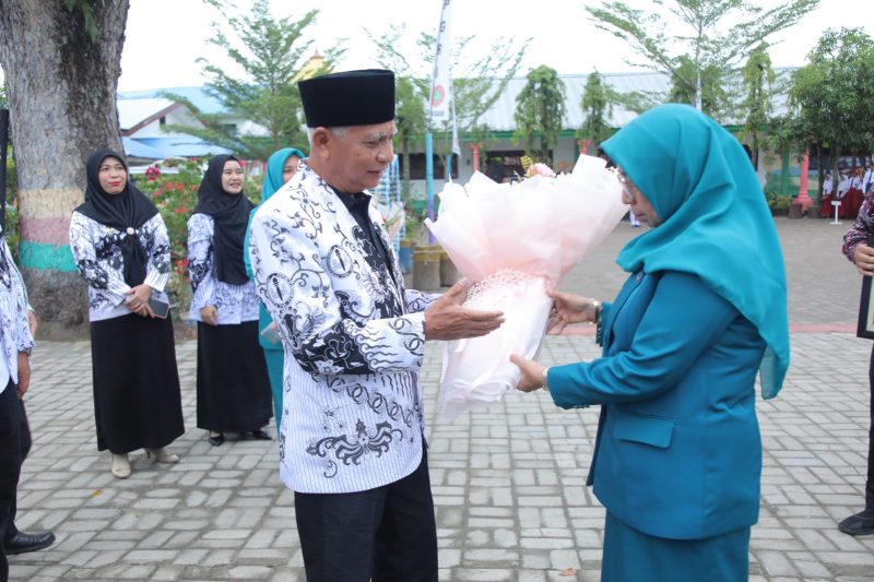 Hari Guru Nasional dan Hari Ulang Tahun (HUT) Persatuan Guru Republik Indonesia  ke-78 Tahun 2023 tingkat Kabupaten Asahan yang dilaksanakan di halaman SMP N I Kisaran dengan mengusung tema 