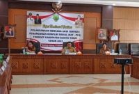 Pemerintah Kabupaten (Pemkab) Barito Timur (Bartim), menggelar rapat Tim Terpadu Penanganan Konflik Sosial tingkat Kabupaten di ruang Rapat Bupati Bartim, Selasa (14/11/2023). Foto:Zakirin/1tulah.com

