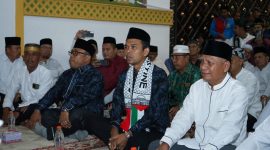 Ustaz Abdul Somad Ceramah Agama di Mesjid Agung Ahmad Bakrie Kisaran, Senin (27/11/2023). Foto: Irwan/1tulah.com