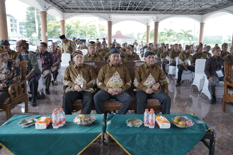 Bupati Asahan H. Surya, BSc yang juga Dewan Pembina Dewan Pimpinan Daerah (DPD) Pujakesuma Kabupaten Asahan membuka Musyawarah Daerah (Musda) VII DPD Pujakesuma Kabupaten Asahan di Joglo Pujakesuma Kabupaten Asahan, Sabtu (25/11/2023).Foto.irwan/1tulah.com