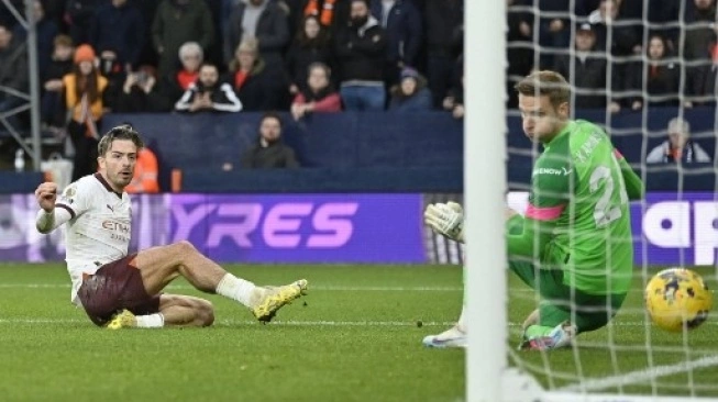 Gelandang Manchester City #10 Jack Grealish mencetak gol kedua timnya ke gawang Luton town. Sumber foto : suara.com