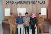 Rombongan DPRD kalsel foto bersama usai melakukan kunker