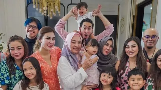 Potret Cantik Ibu Jeje Govinda. Sumber foto : suara.com