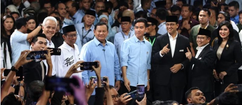 Debat Pertama Capres 2024 oleh KPU RI menghadirkan ketiga calon presiden yakni Ganjar Pranowo, Prabowo Subianto dan Anies Baswedan Selasa (12/12) di Jakarta. (foto: ilustrasi/VOA-Indra Yoga) 