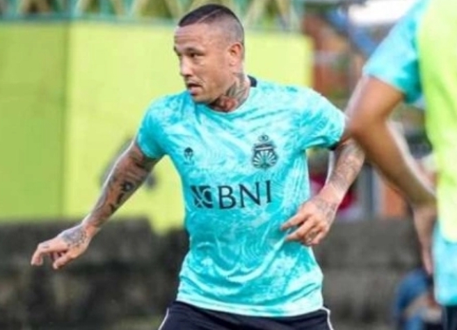 Gelandang Bhayangkara FC, Radja Nainggolan. [Dok. Bhayangkara F