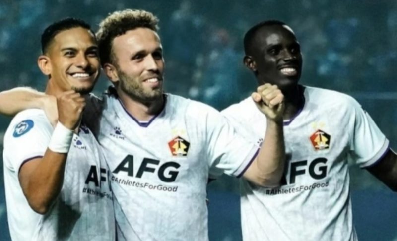 Persik Kediri menang 2-0 atas tuan rumah Persib Bandung di BRI Liga 1 2023-2024. (Foto: Instagram/Persikfcofficial )