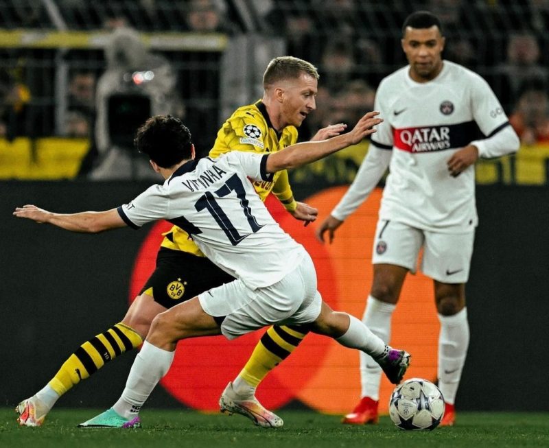 Paris Saint-Germain (PSG) lolos ke babak 16 besar Liga Champions setelah bermain imbang 1-1 dengan Borussia Dortmund. Sumber foto : suara.com