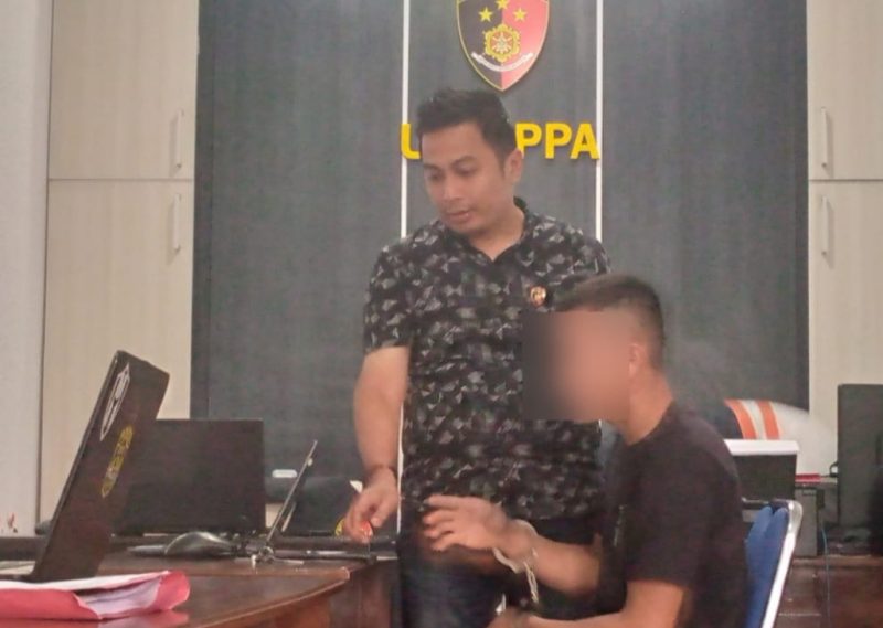 Pelaku rundap paksa anak di bawah umur saat Ditahan di Mapolres Barut. (foto : 1tulah.com)