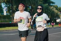 Ammar Zoni Ditangkap Lagi, Irish Bella Pilih Enjoy Lari Maraton Bareng Teman Artis. Sumber foto : Instagram @irishbella