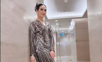 artis dangdut Iis Dahlia (sumber: instagram @isdadahlia)