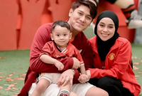 Lesti dan Billar mengumumkan nama baru abang L (sumber: instagram @lestikejora)