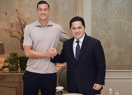 Jay Idzes dan Erick Thohir (sumber: instagram @jayidzes)