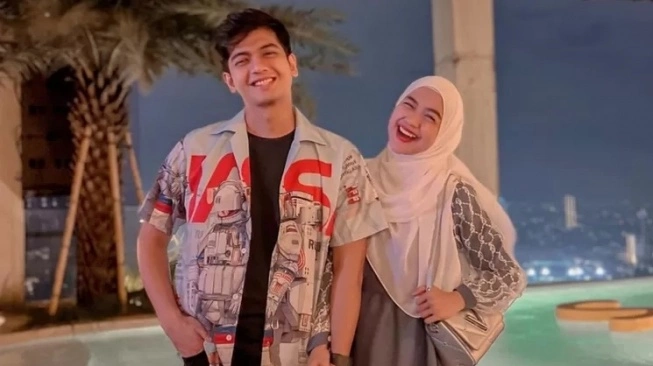 Pasangan artis Teuku Ryan dan Ria Ricis (sumber: suara.com)