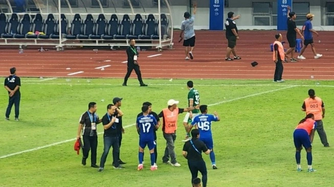 Suporter PSIS VS PSS ricuh karena saling ejek yel-yel. (foto: suara.com)