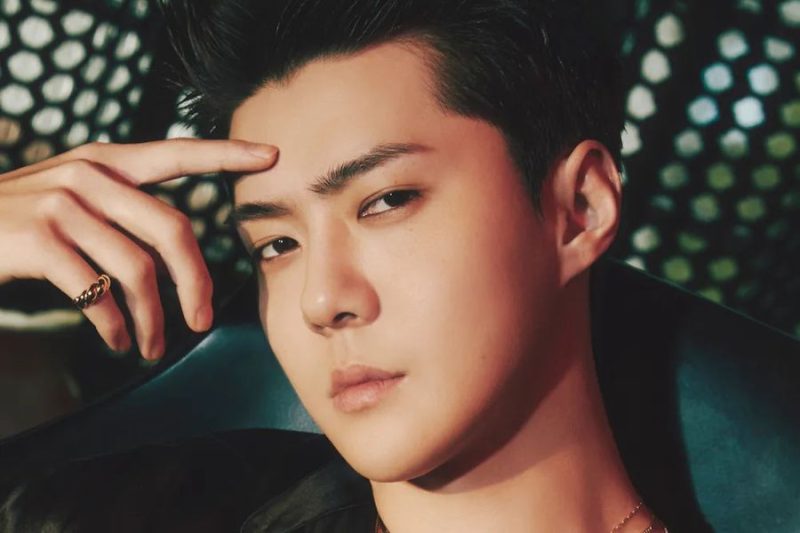 Sehun EXO wamil. (foto: Soompi)