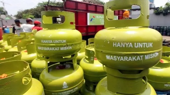Gas elpiji 3kg hanya boleh dibeli oleh kelompok tertentu (sumber: suara.com)