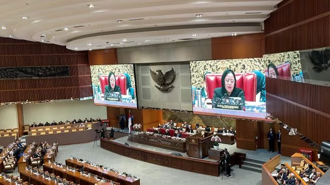 Suasana Rapat Paripurna ke-10 Masa Persidangan II. (foto: suara.com)