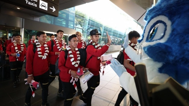 Timnas Indonesia saat tiba di Qatar jelang tampil di ajang Piala Asia 2023. Sumber foto : suara.com