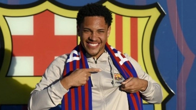 Barcelona telah menyepakati untuk mendatangkan penyerang belia Vitor Roque dari klub Brasil Athletico Paranaense. Sumber foto : suara.com