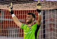 Maarten Paes Saat Membela Klub FC Dallas. Sumber foto : suara.com