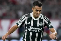 Bek sayap Tottenham Hotspur, Sergio Reguilon saat memperkuat Manchester United sebagai pemain pinjaman.  Sumber foto : suara.com