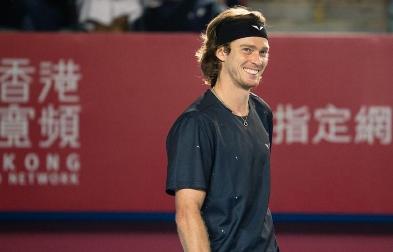 Petenis Andrey Rublev saat memenangi turnamen Hongkong Open 2024. Sumber foto : suara.com