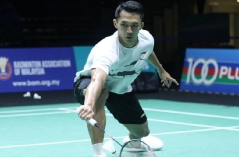 Pebulutangkis tunggal putra Indonesia, Jonatan Christie saat melakoni sesi latihan jelang Malaysia Open 2024 di Axiata Arena, Kuala Lumpur, Malaysia, Senin (8/1/2024). [ANTARA/HO/PP PBSI]
