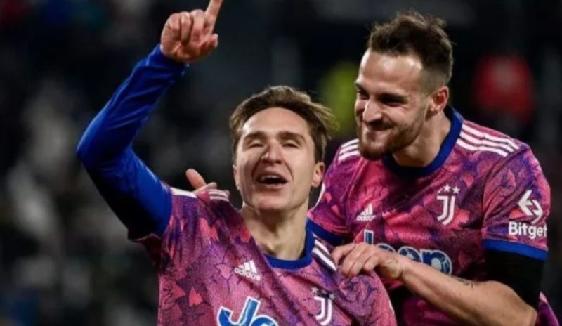Winger Juventus, Federico Chiesa (kiri). [Twitter/@SerieA_EN]