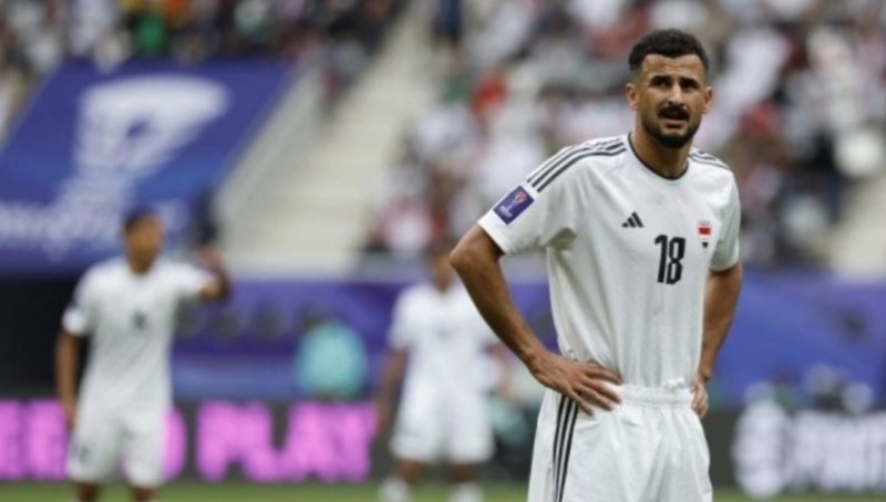 Reaksi penyerang Irak, Aymen Hussein selama pertandingan babak 16 besar Piala Asia 2023 antara Irak vs Yordania di Stadion Internasional Khalifa di Doha pada 29 Januari 2024. KARIM JAAFAR / AFP.