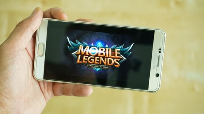 Ilustrasi main Mobile Legends (sumber: suara.com)