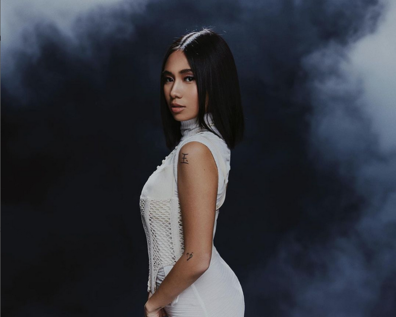 Lirik lagu NIKI-24. (foto: instagram (@nikizefanya)