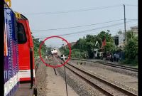 KA Pandalungan anjlok. (foto: X @slemanpost)